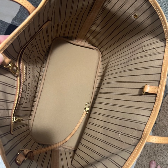 Louis Vuitton Neverfull MM - Picture 6 of 7